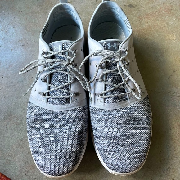 Men’s UA Charged Sneakers in Grey